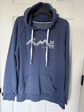 XL Pullover Hoodie - Sisters, Oregon